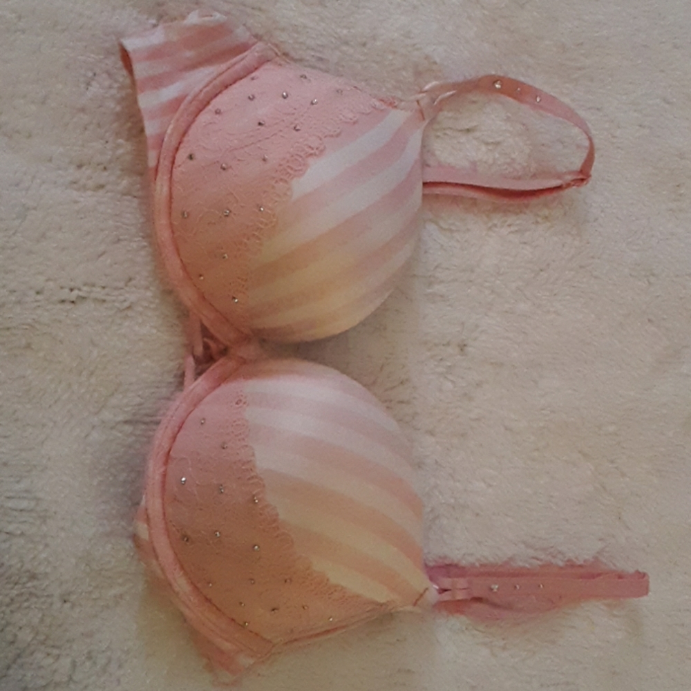 34A miraculous plunge bra